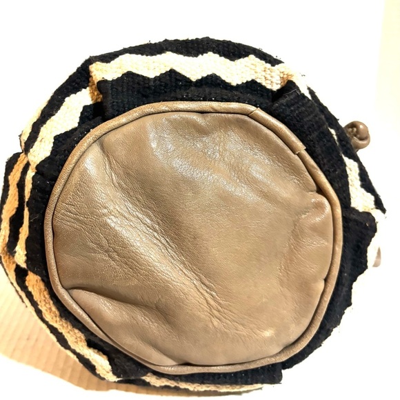 Ecote crochet Black and Cream Patterned Women\'s Bag main image 8